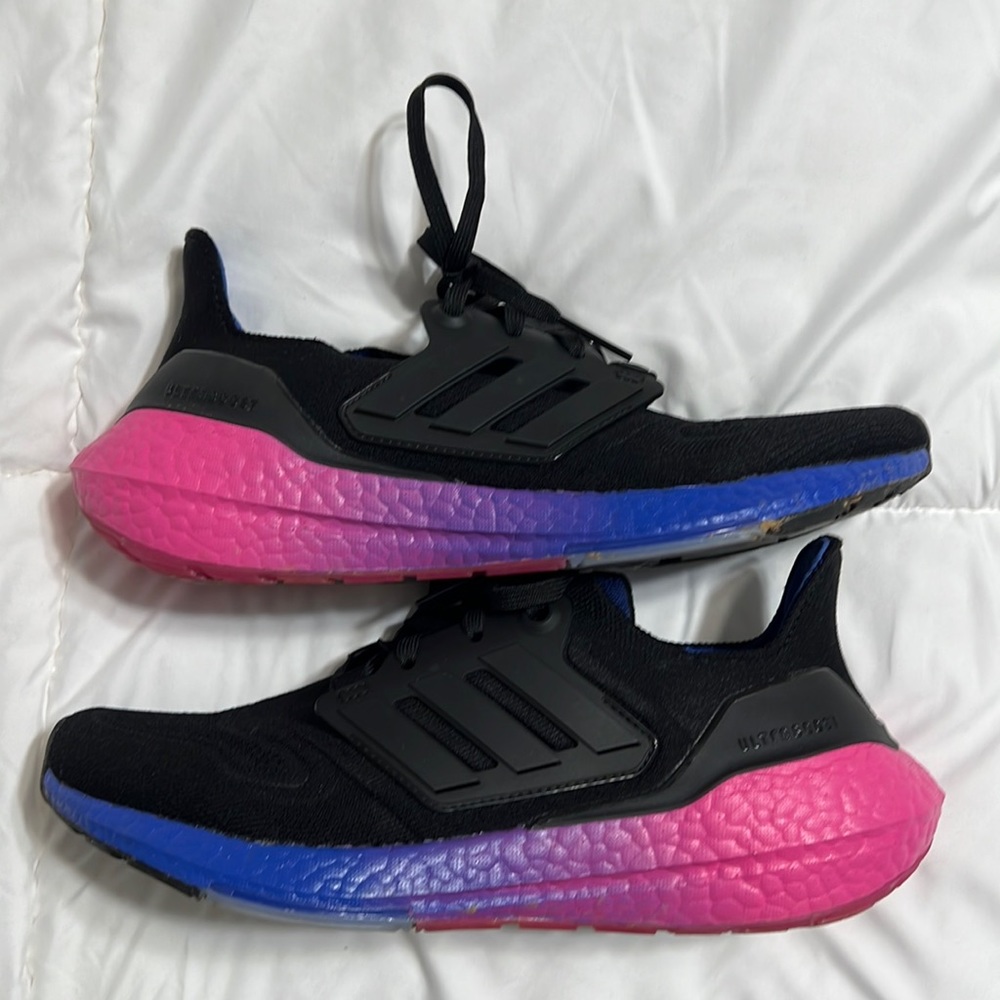 Adidas Sz 8 ULTRABOOST 22 RUNNING SHOES